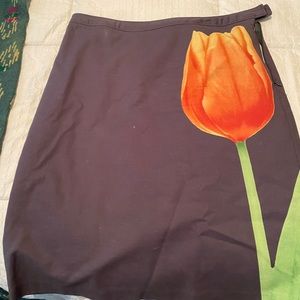 Pencil skirt with asymmetrical tulip